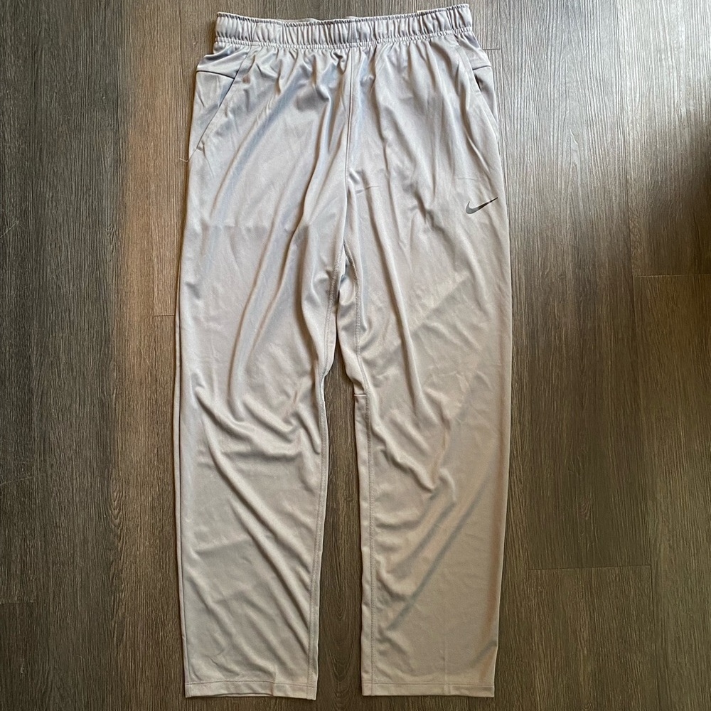 Nike Men's Gray Athletic Sweats